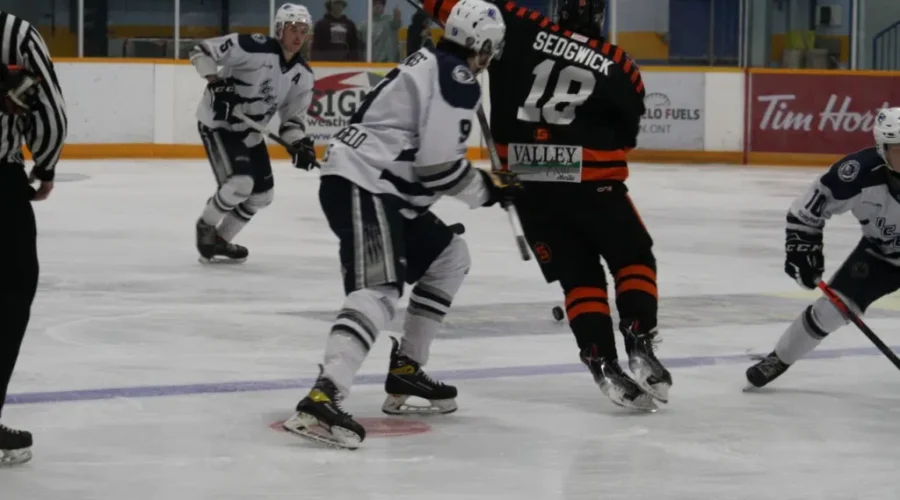 sat3-1 Ice Dogs And Miners Begin Season 0-2