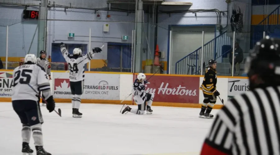 Ice Dogs Earn First Win; Sioux Lookout Opens 2-0