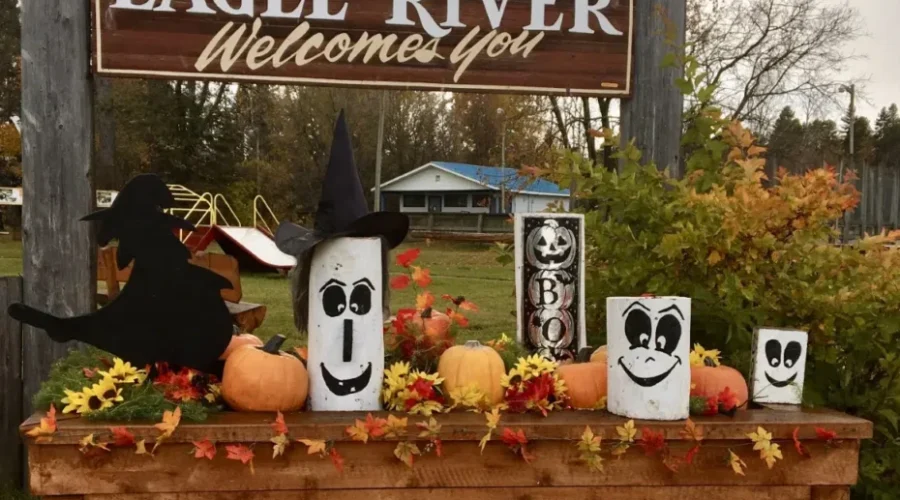 Eagle River Welcomes Halloween and Fall