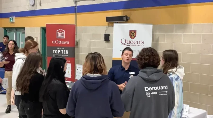 tour1-1 Ontario Colleges Meeting With Local Students