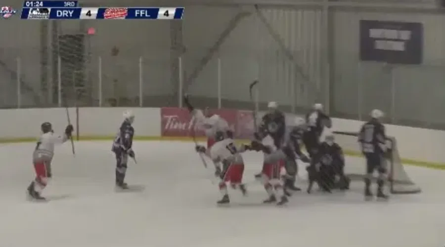 drylakers Ice Dogs Lose Heartbreaker Late In Fort Frances