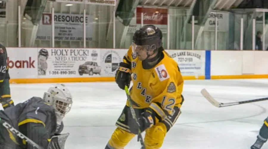 Sioux Lookout Defeats Miners In Cochenour