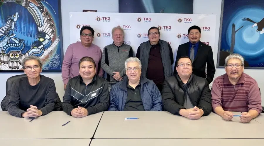 First Nations Group Buys Computer Company