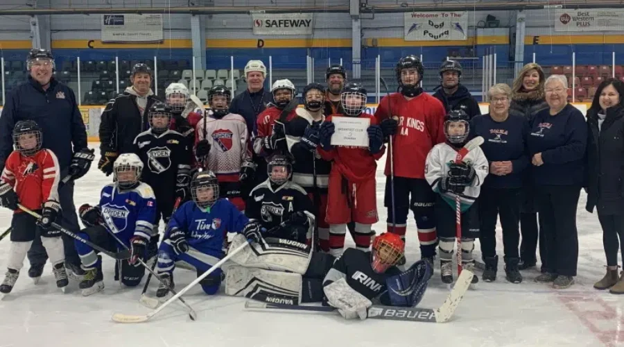 Domtar Donates $1,000 to Youth Hockey Players
