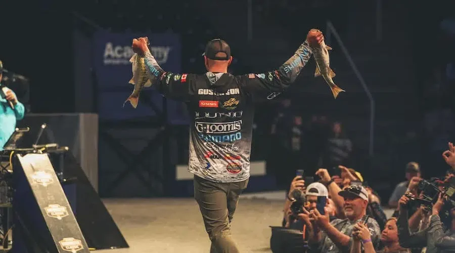 gussyloomis Gussy leading Bassmaster Classic into Day 3