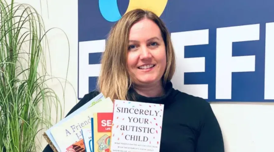 FIREFLY receives a donation from Domtar