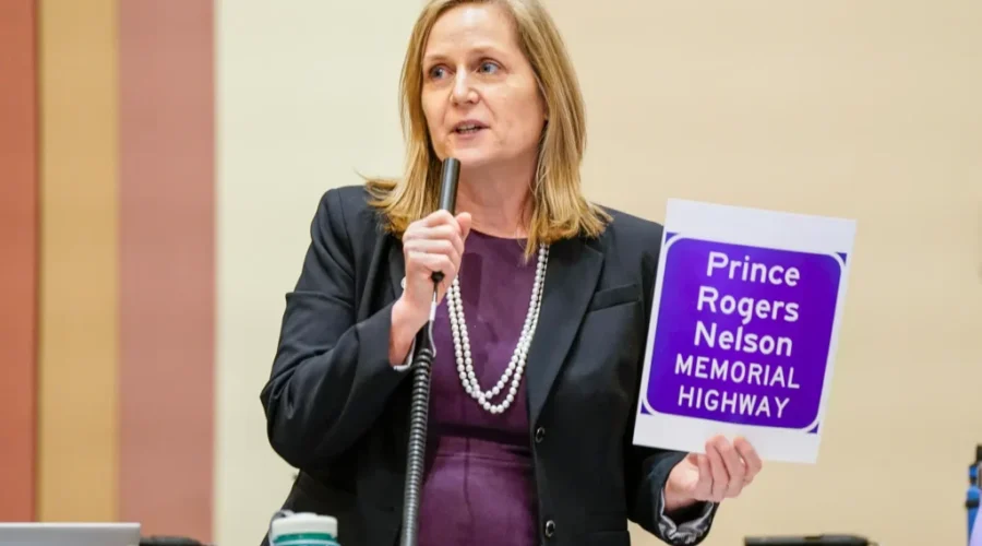 lucy-rehm-catherine-davis Prince to have highway named in his honour