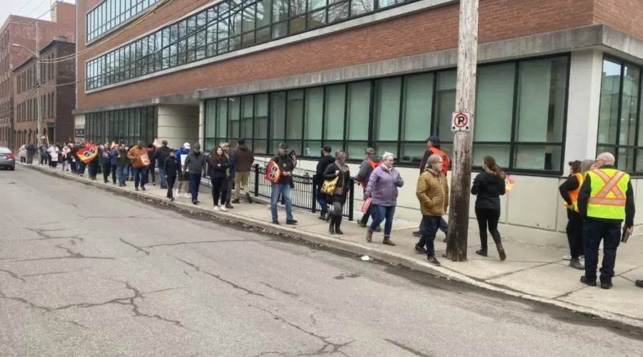 saint-john-psac-picket PSAC plans to ‘escalate’ strike action on Monday