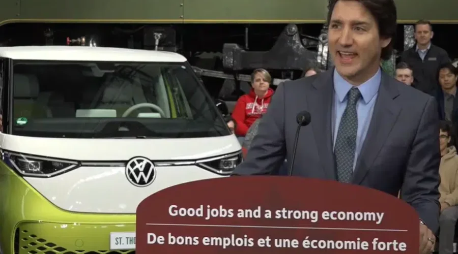 trudeau-vw Trudeau promotes the green economy