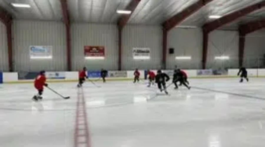 thistles-scrimmage Thistles finalize Roster