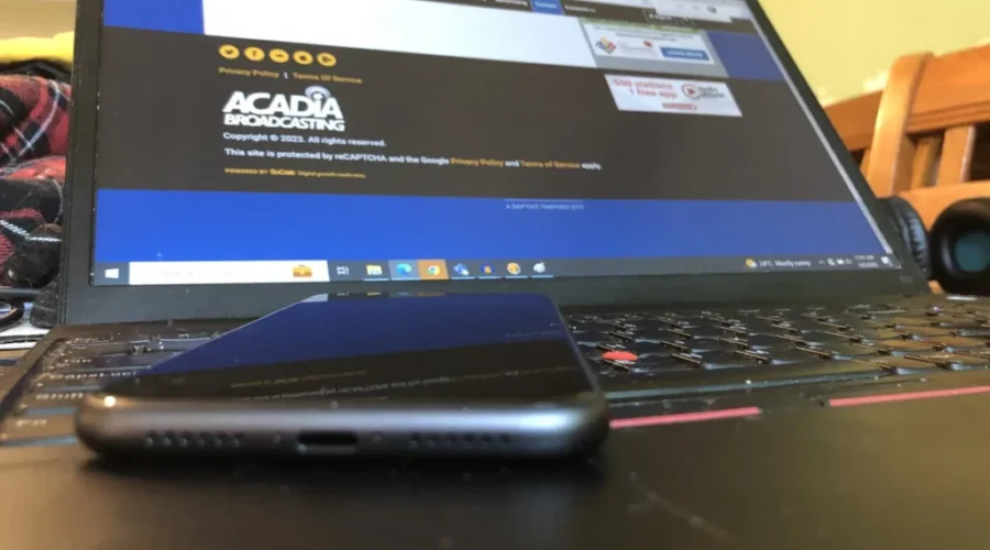 Province looks at satellites to expand Internet access