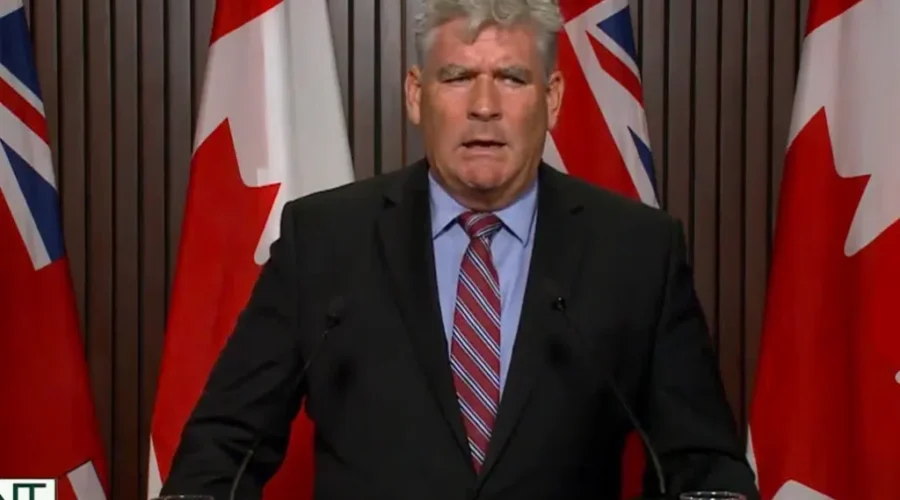 Opposition reacts to labour minister’s departure