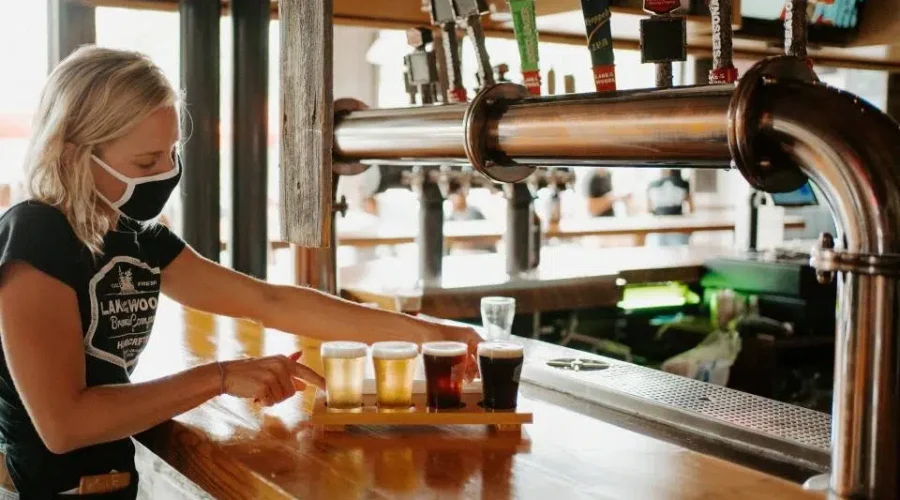 Ontario strengthening protections for restaurant workers