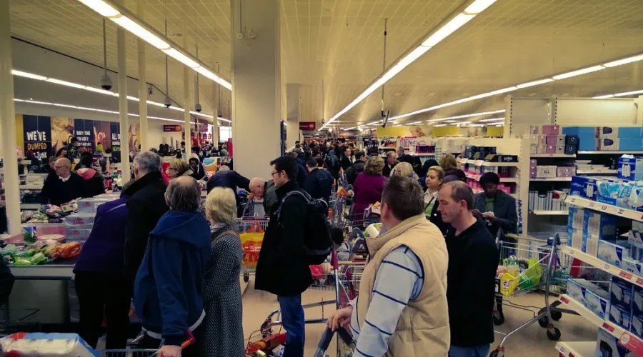 11537864126_929066474e_b Christmas shoppers are buying less