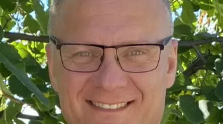 City council pays tribute to Chuck Schmitt