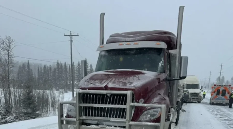 collision-feb-27-dryden-two-mile-corner Update: Collision involving 5 transports closes Highway 17