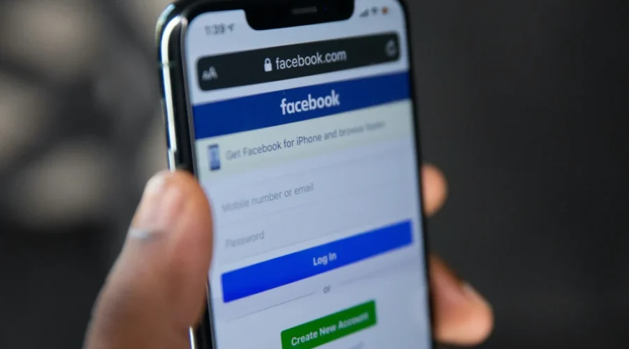 UPDATE: Facebook, Instagram coming back online