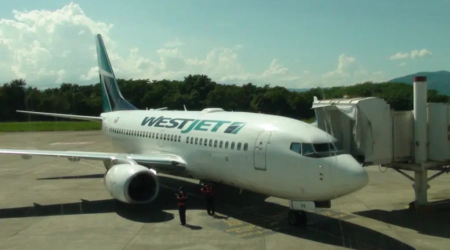 8149494878_a5cf2336d6_b Tentative agreement reached between WestJet and mechanics union
