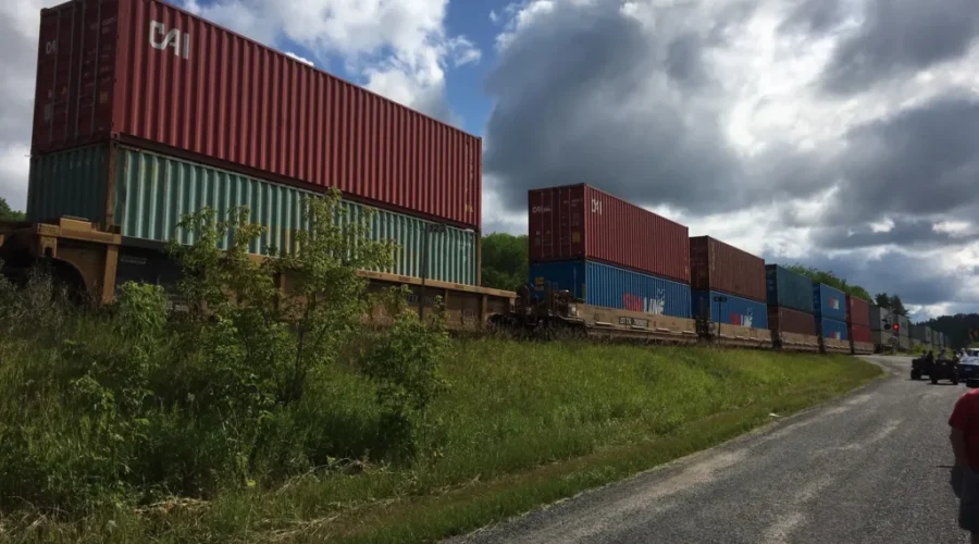 CN Records Healthy Quarterly Profit