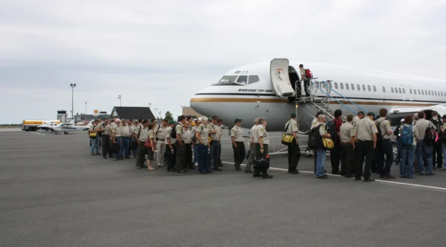 mnr-fire-crews MNR fire rangers deployed to fight western wildfires
