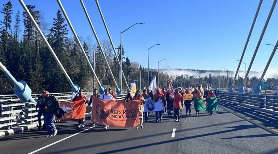 peaceful-demonstration-on-nipigon-river-bridge Red Rock Indian Band holds peaceful demonstration beside Nipigon River Bridge