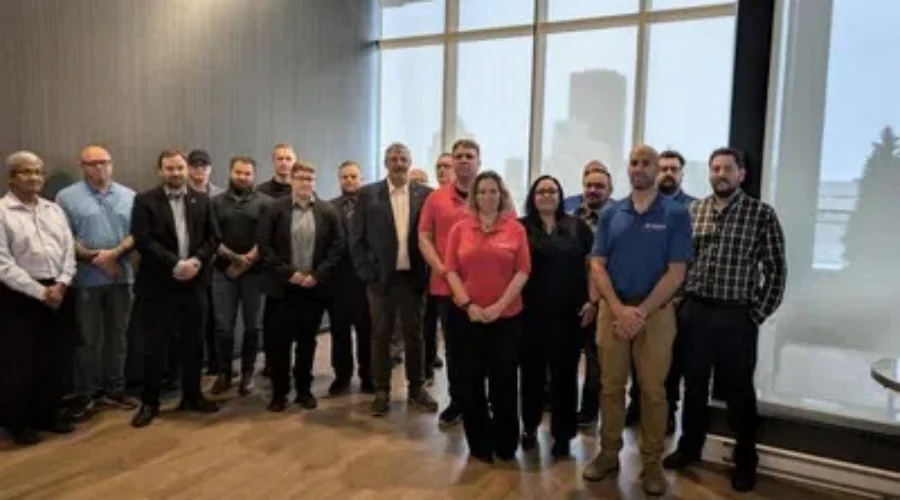 cn-workers-vote-overwhelmingly-in-favour-of-strike-action-nov-25-unifor-cnw Two bargaining unit support strike action against CN