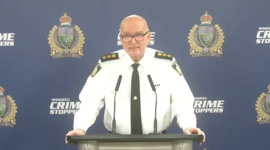 Suspect dead and Winnipeg Police officer recovering after incident