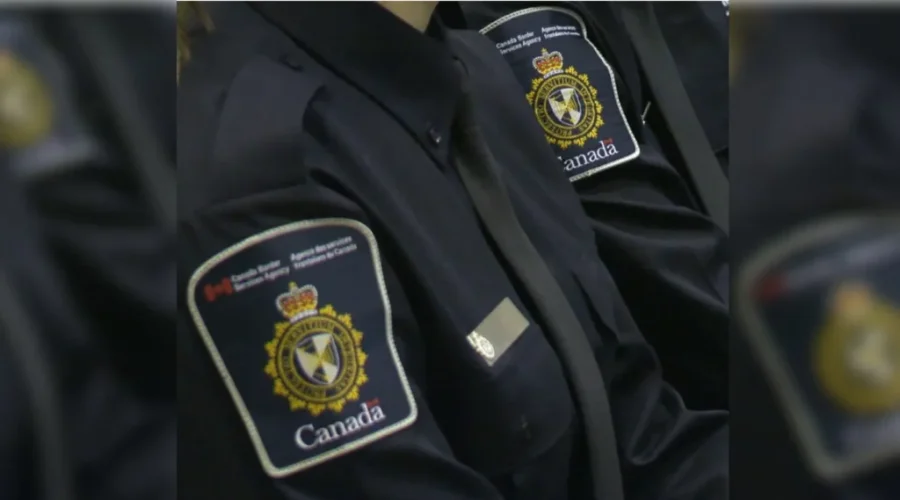 canada-customs-officers-patches-only-adjusted Canada unveils new border security plan
