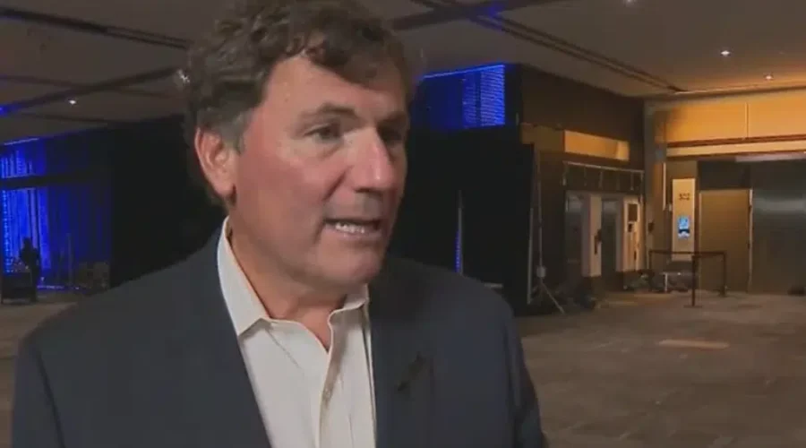 dominic-leblanc-intergovernmental-affairs-minister Mark Carney will not join federal Liberals, says MP