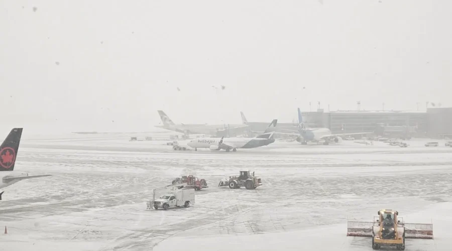 img-0968 Update: 15 injured after Delta plane flips over on runway in Toronto