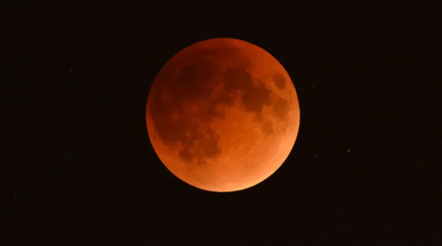 Total lunar eclipse: What to watch for
