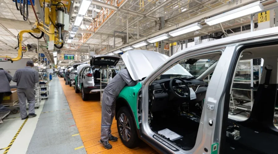 547204546 Trade tariffs could lead to modest recession in Ontario