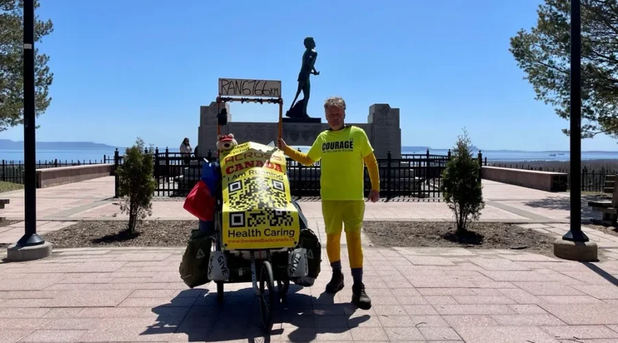 image-44 Fellow in Yellow visits Thunder Bay on ‘Movement for Movement’ journey