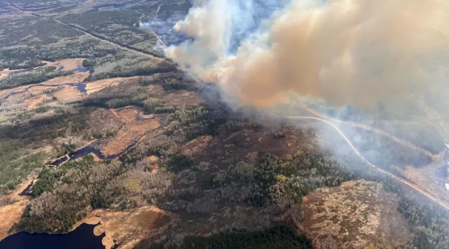 Smoke caused by forest fire northwest of Kenora
