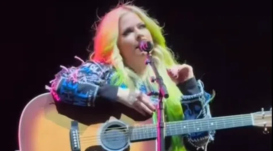 microsoftteams-image-198 Avril Lavigne covers popular song!