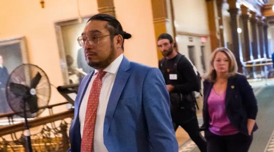 sol-mamakwa-leaving-legislature-supplied-june-2 Mamakwa removed from legislature