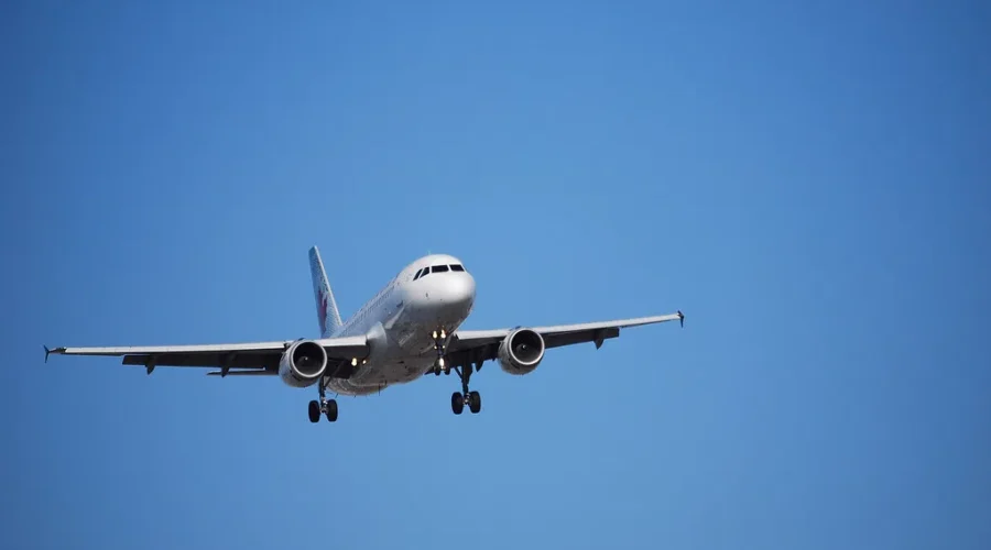 Union says flight attendants to continue strike