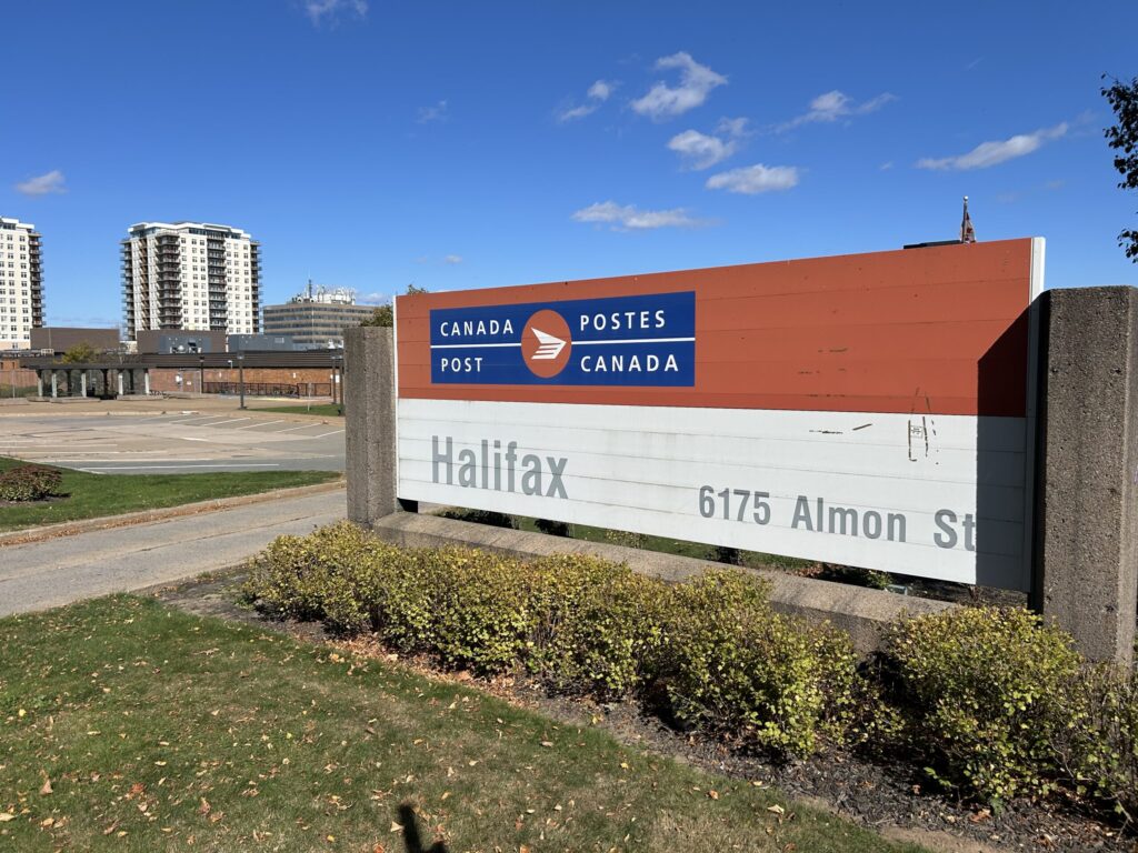 Canada Post loses record $1.57B in 2025 - Your Sunset Country
