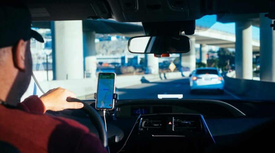 Photo by Paul Hanaoka Province-wide driver registry urged for taxis and ride-hailing drivers