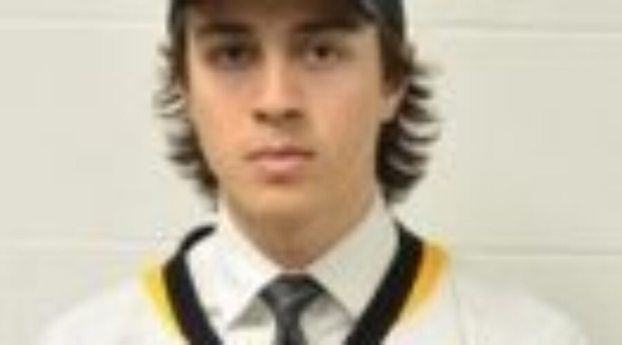 2013-14-ThunderBayNo.18DanielDelpaggio North Star Going To Prospects Game