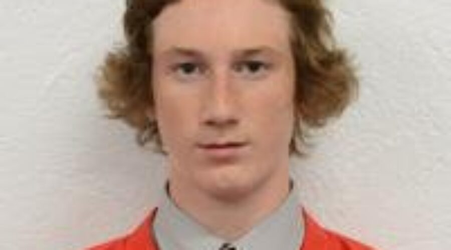 Kenora Thistles Split Weekend Games