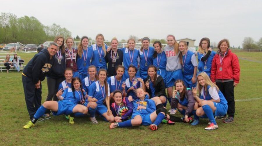CjVCyP-UYAAE4ee Silver Medals For Eagles Soccer Teams