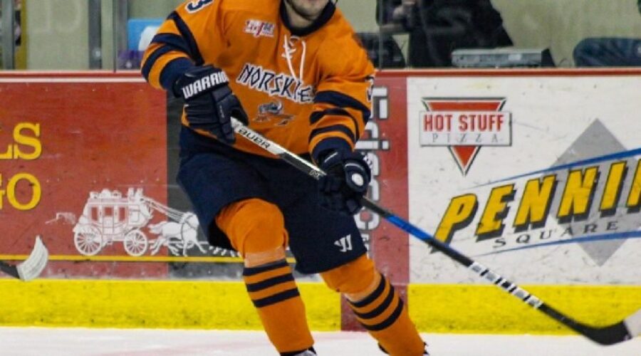 Norskies Pull Four Points Ahead Of Ice Dogs