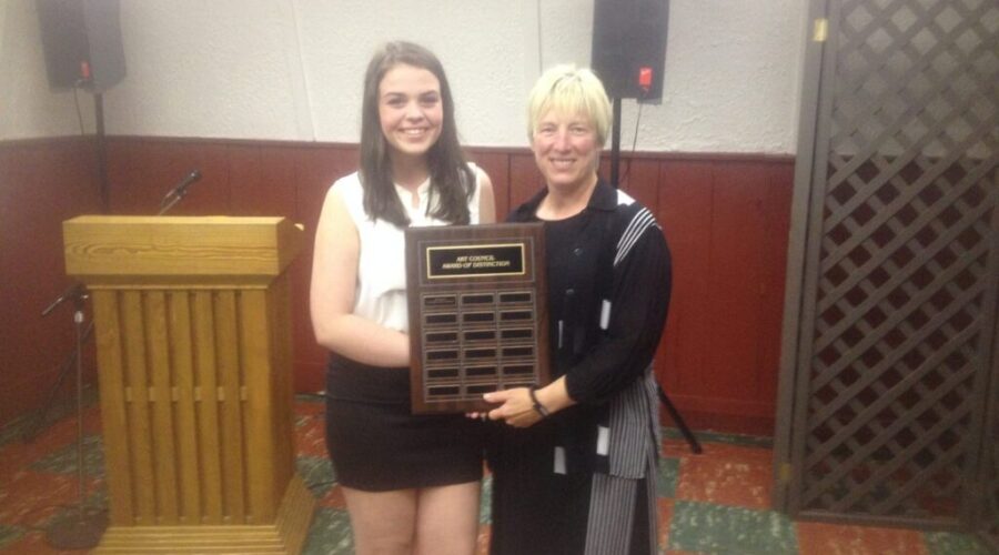 DHS Hands Out Dramatic Arts And Music Awards