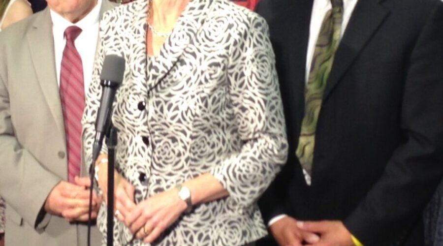 Kathleen-Wynne-Tbay_4 Wynne Slams New Indiana Law
