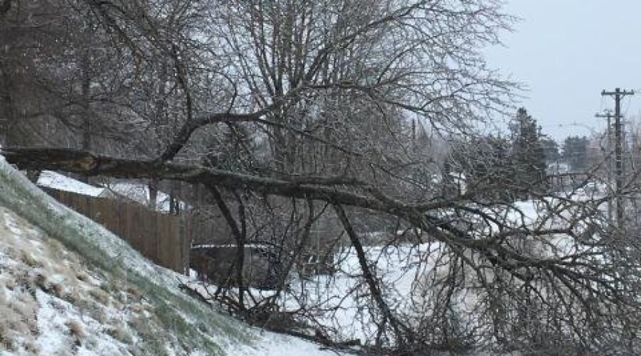 Another Day Of Ice In Thunder Bay