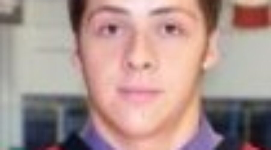 bleehumer Ice Dogs Fall in a Shootout