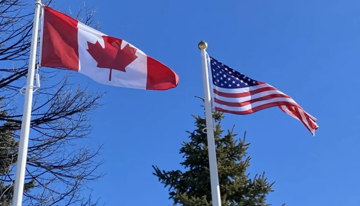 Canada U.S. flags in Fort Frances (1)