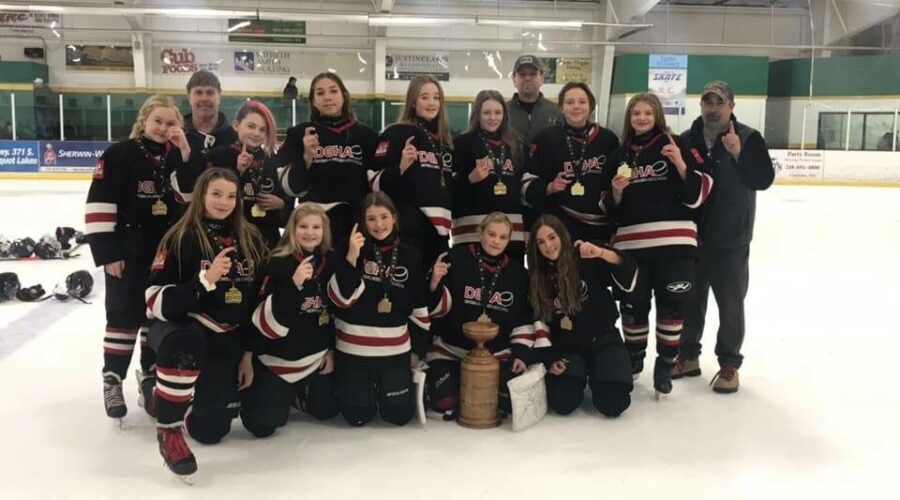 girlstitle Golden Debut For New Dryden Girls Hockey Team