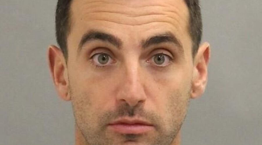 hedleyheadshot Hedley Frontman Charged